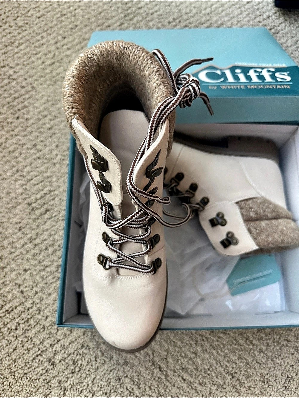 Ivory Mountain Cliffs Lace-Up Boots in Ivory & Brown US 8 NWT
